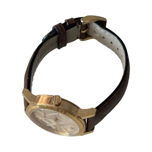 BURBERRY THE CITY ROUND CHECK LEATHER WATCH. - Picture 4 of 9